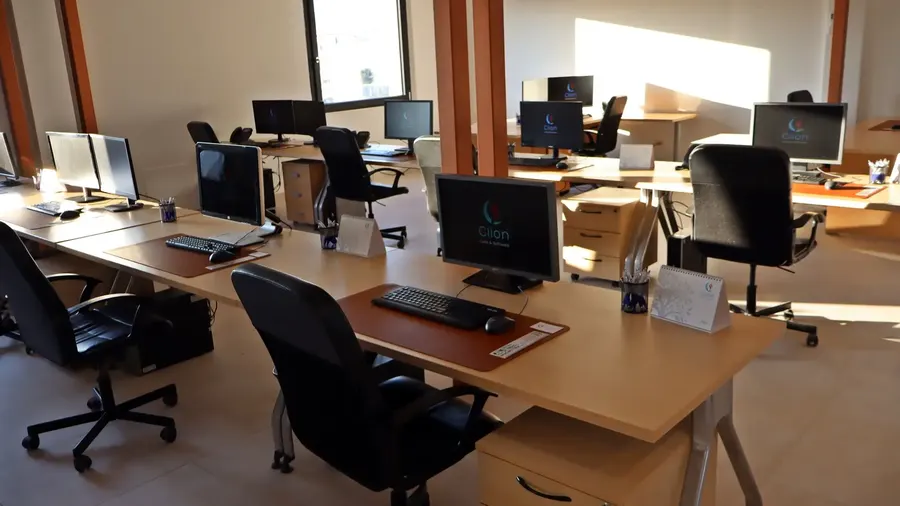 Il team Clion al lavoro nella sede di Porto Potenza Picena